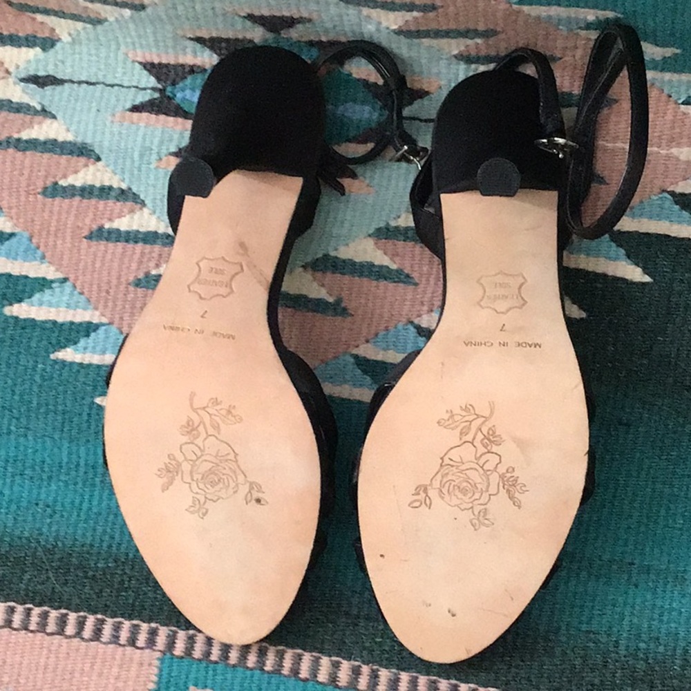 White House Black Market Heels - Picture 5 of 6